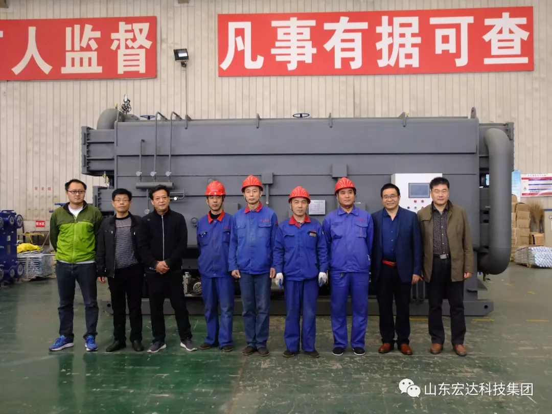 乐动（中国）LEDONG·官方网页版
张总与新产品研制小组合影