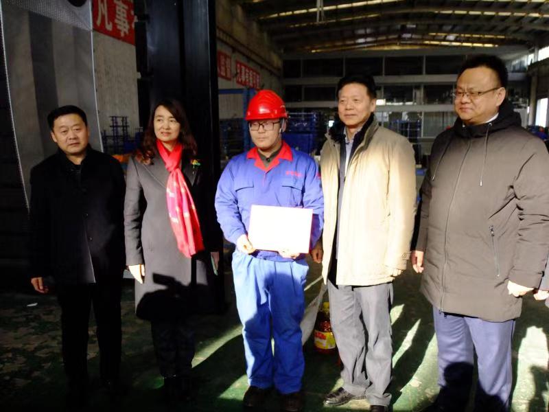 济南市总工会常务副主席傅金峰到乐动（中国）LEDONG·官方网页版
集团走访慰问