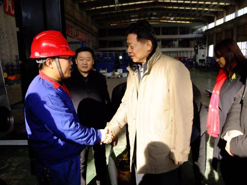 济南市总工会常务副主席傅金峰到乐动（中国）LEDONG·官方网页版
集团走访慰问