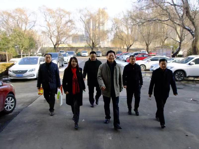 济南市总工会常务副主席傅金峰到乐动（中国）LEDONG·官方网页版
集团走访慰问