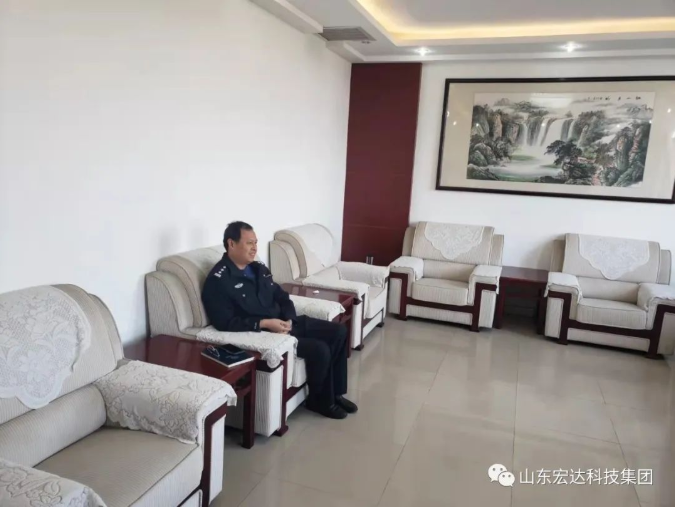 山东乐动（中国）LEDONG·官方网页版
集团副总经理张广义到开发区派出所慰问